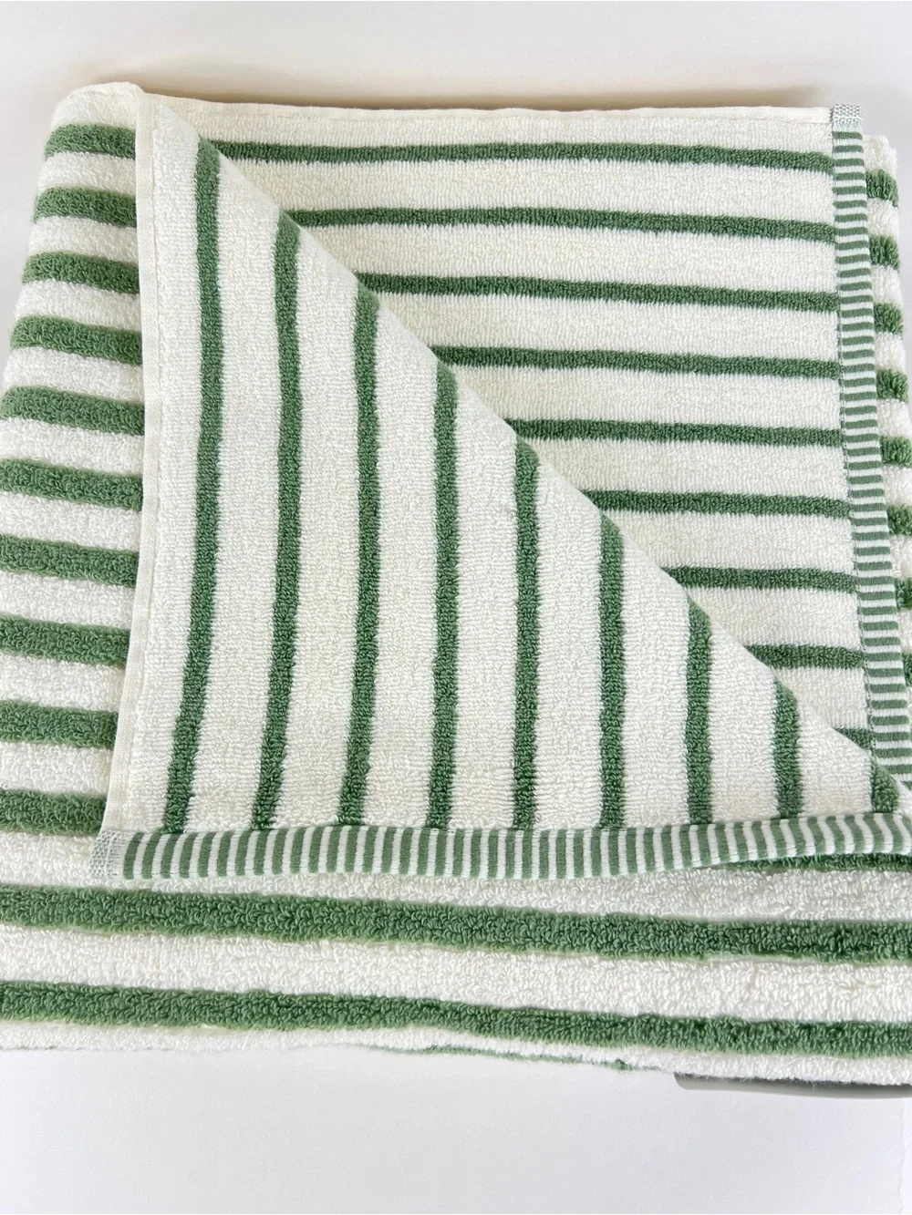 Rachel Zoe Bath Towels Green White Striped Soft Plush 100% Cotton 2 Pc NEW